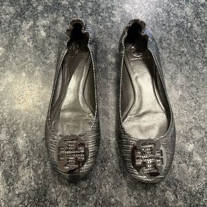 Tory Burch Ballet Flat - Silver / Gray Women size 10
